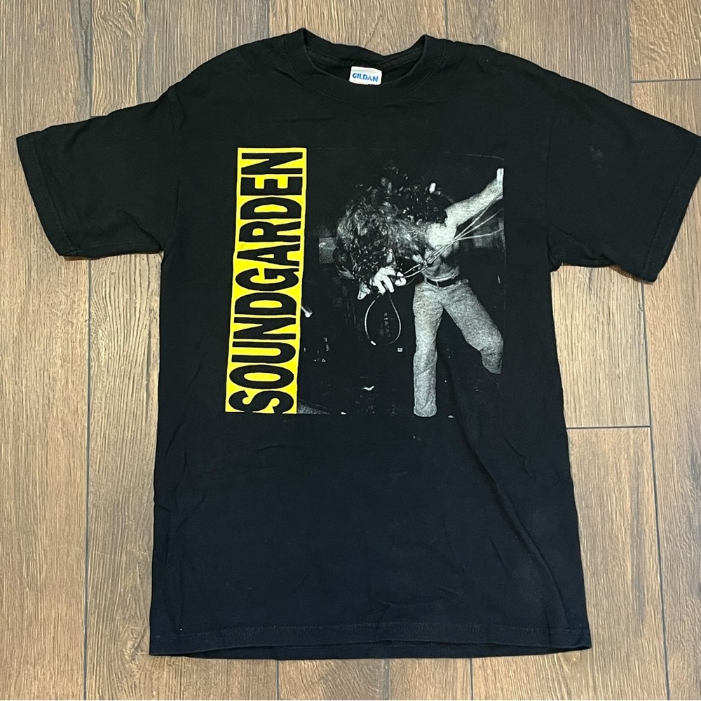 SOUNDGARDEN Louder Than Love T-shirt. Early 2000s. Gildan Heavy Cotton- Small